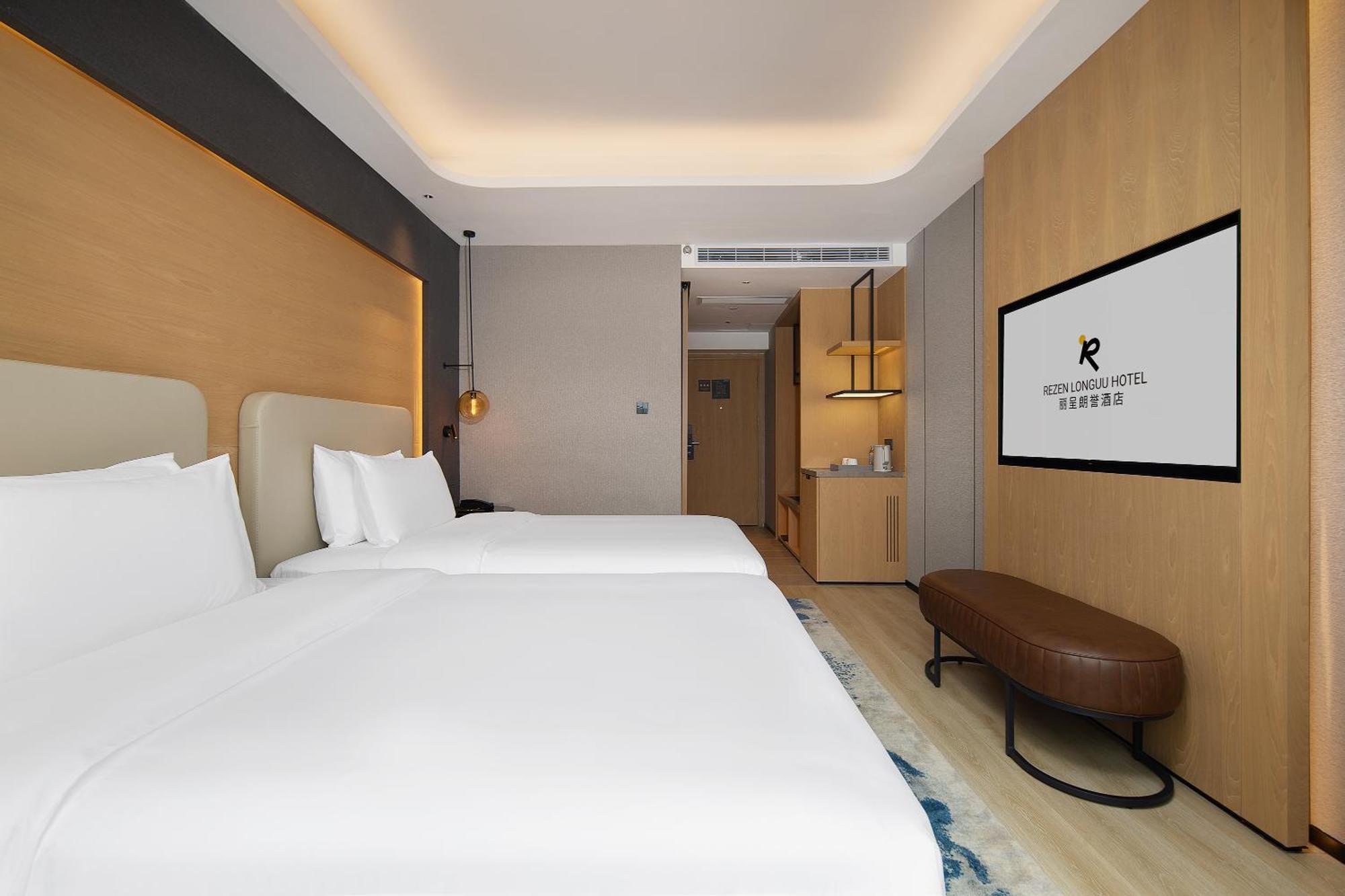 Langham Honor International Hotel Canton Fair Complex Branch - Free Shuttle To Canton Fair Complex During Canton Fair Period & Free Mini Bar Exteriör bild