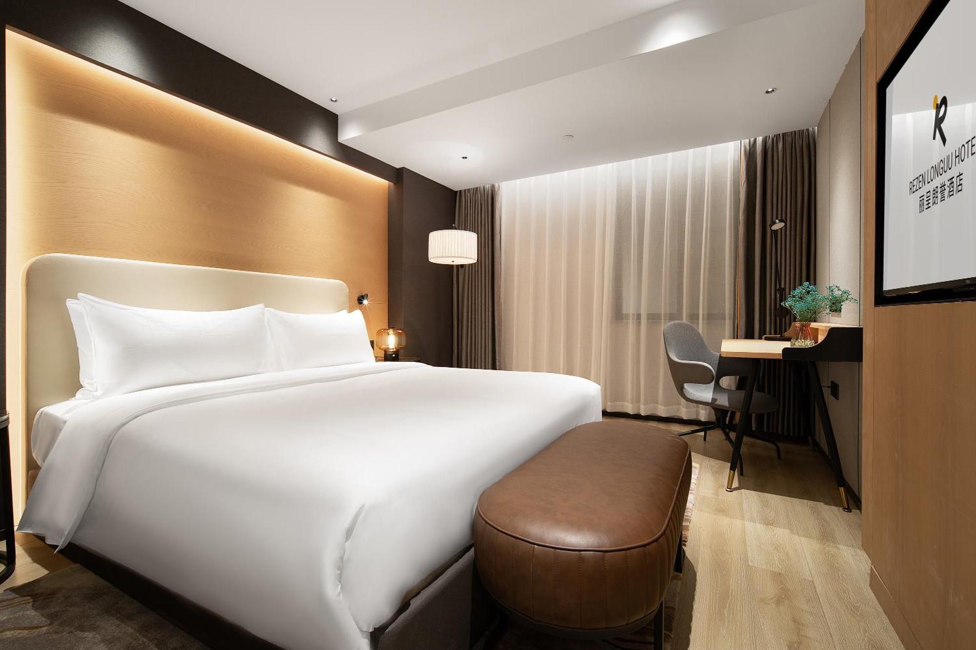 Langham Honor International Hotel Canton Fair Complex Branch - Free Shuttle To Canton Fair Complex During Canton Fair Period & Free Mini Bar Exteriör bild