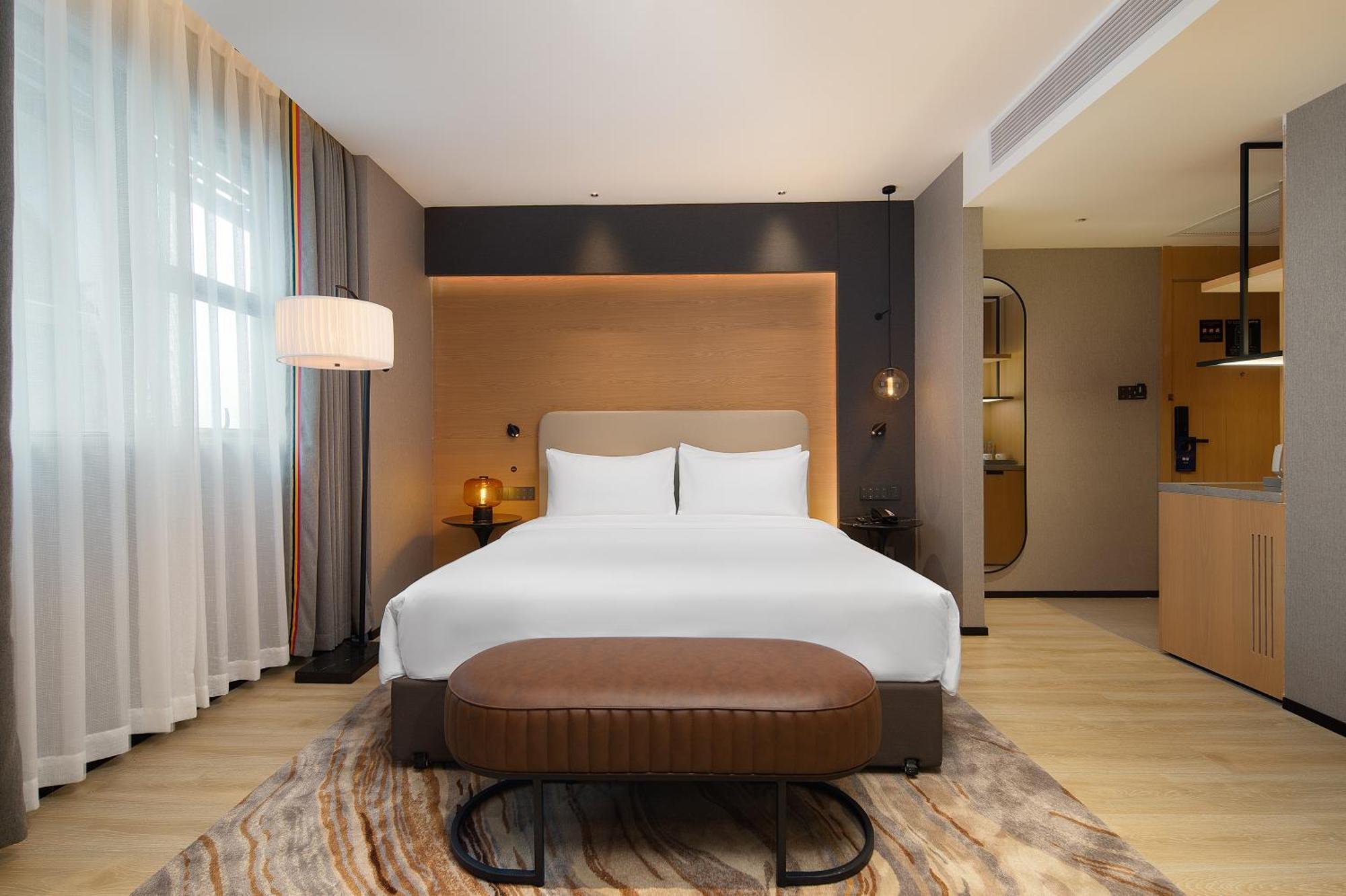 Langham Honor International Hotel Canton Fair Complex Branch - Free Shuttle To Canton Fair Complex During Canton Fair Period & Free Mini Bar Exteriör bild